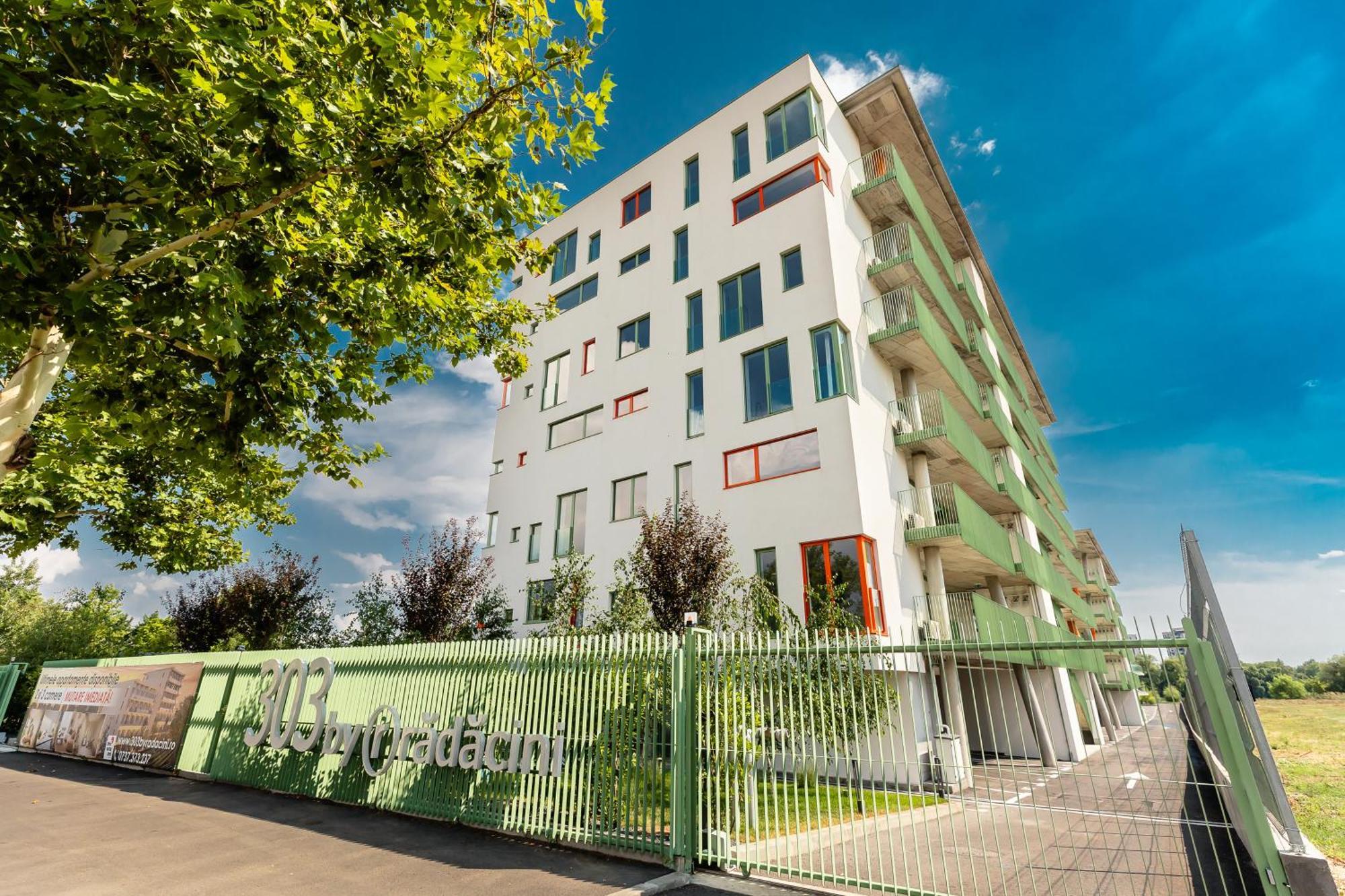 Appartamento Roots One - Lakeview Escape With Balcony & Parking *