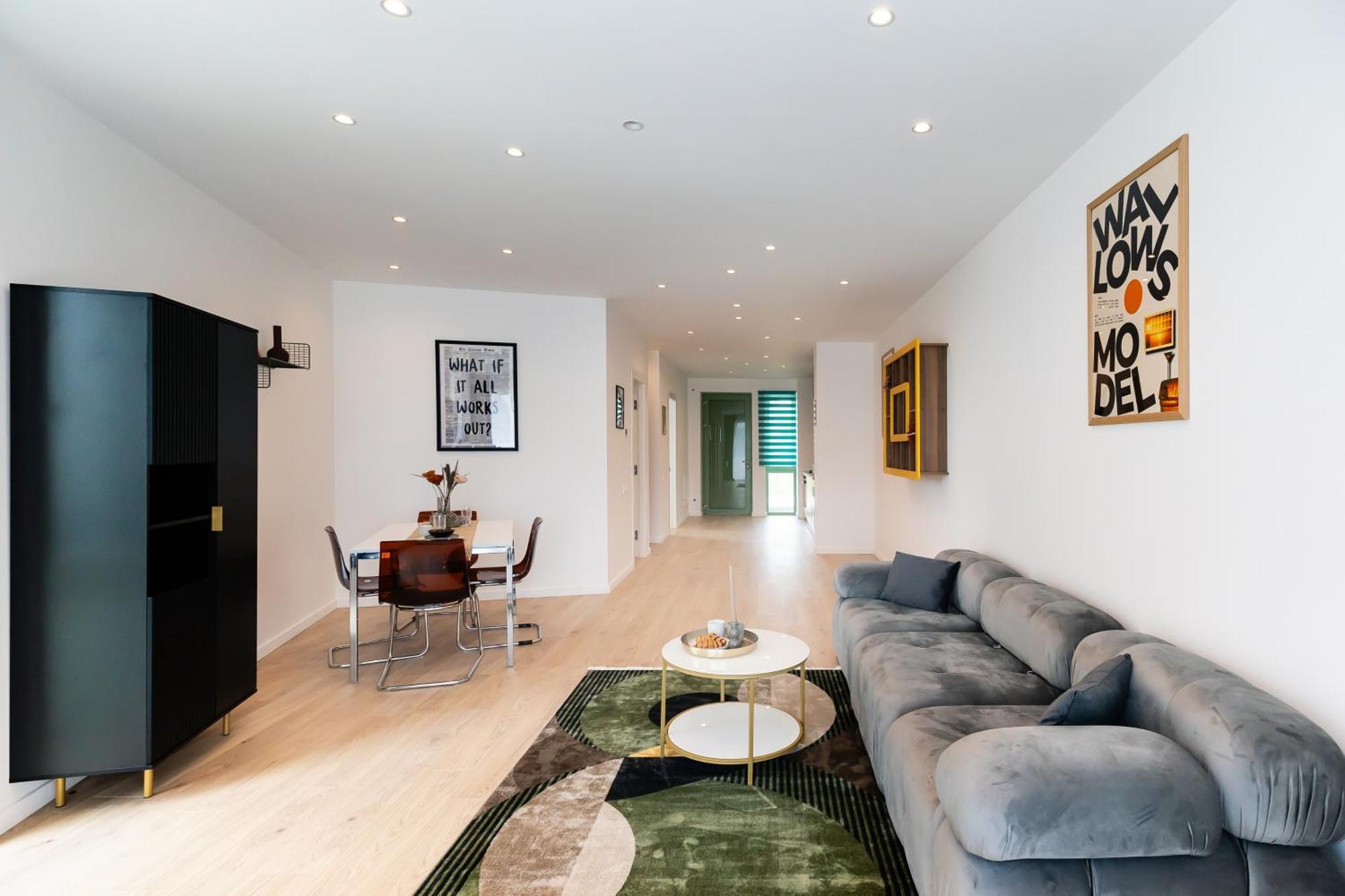 Roots One - Lakeview Escape With Balcony & Parking Bucarest